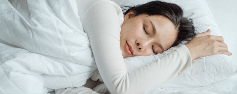 Dormir bem é fundamental para o corpo recarregar energias e essencial para manter uma boa saúde física e mental.